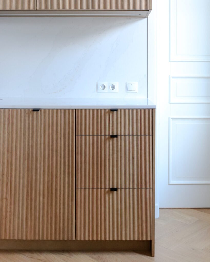 Oak veneer custom kitchen design