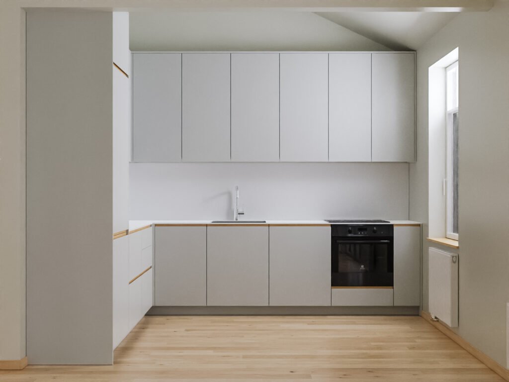 Bright kitchen with white Molto fronts and tall cabinets